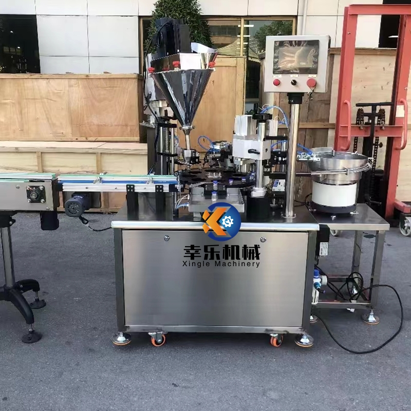Automatische Maschine zum Füllen und Verschließen von Fläschchen mit pharmazeutischem Pulver