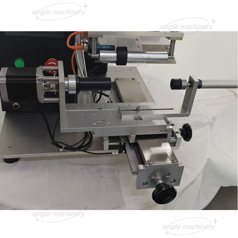 Halbautomatische multifunktionale Etikettiermaschine für PLC-Aufkleber